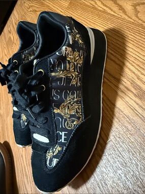 Black & Gold Patterned Men Versace Sneakers. Originals.